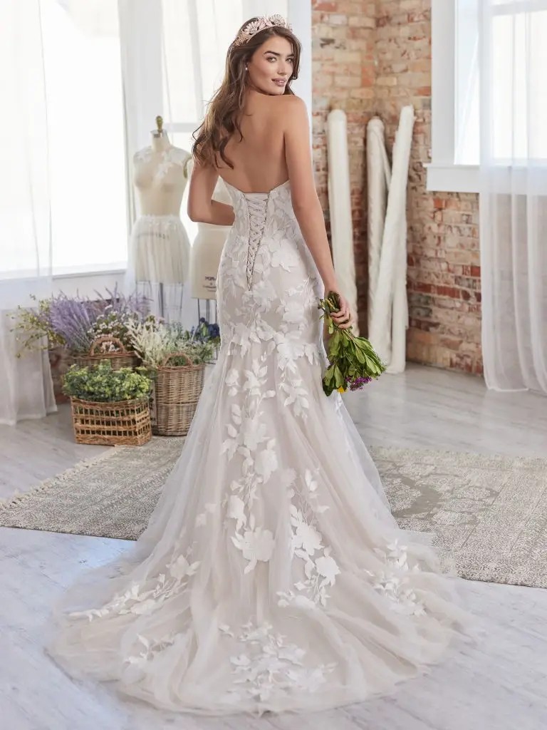 Maggie Sottero Gowns with Corsets!. Desktop Image
