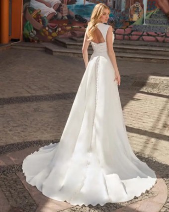 L'Amour by Calla Blanche Cyra Cape by L'Amour #0 default Ivory thumbnail