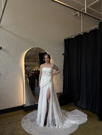 Monique Lhuillier Cora #1 Silk White thumbnail