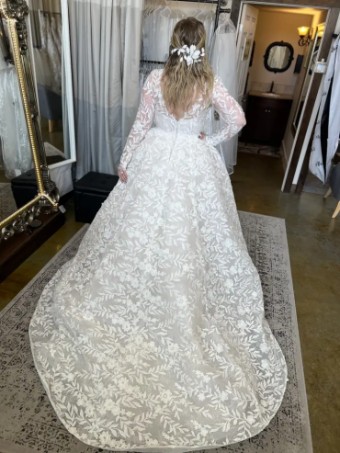 Monique Lhuillier Marseille by Monique Lhuillier #6 default Ivory/Cameo thumbnail